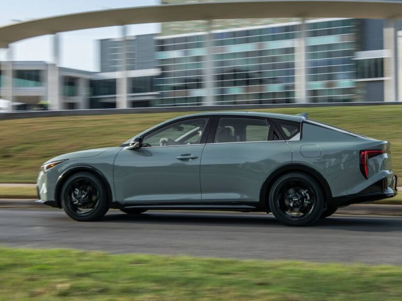 Kia K4 del 2025: Análisis del Sedán que Reemplaza al Forte